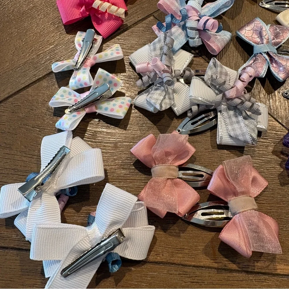 Handmade Colorful Kids Hair Bow Set with Clips for Girls